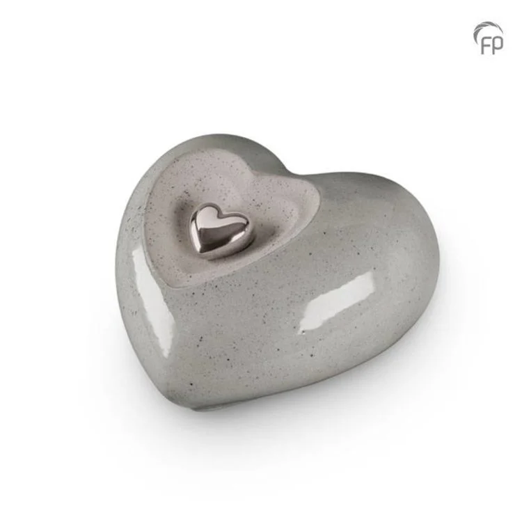 Mastaba Ceramika Ceramic Heart Urn - KU 026